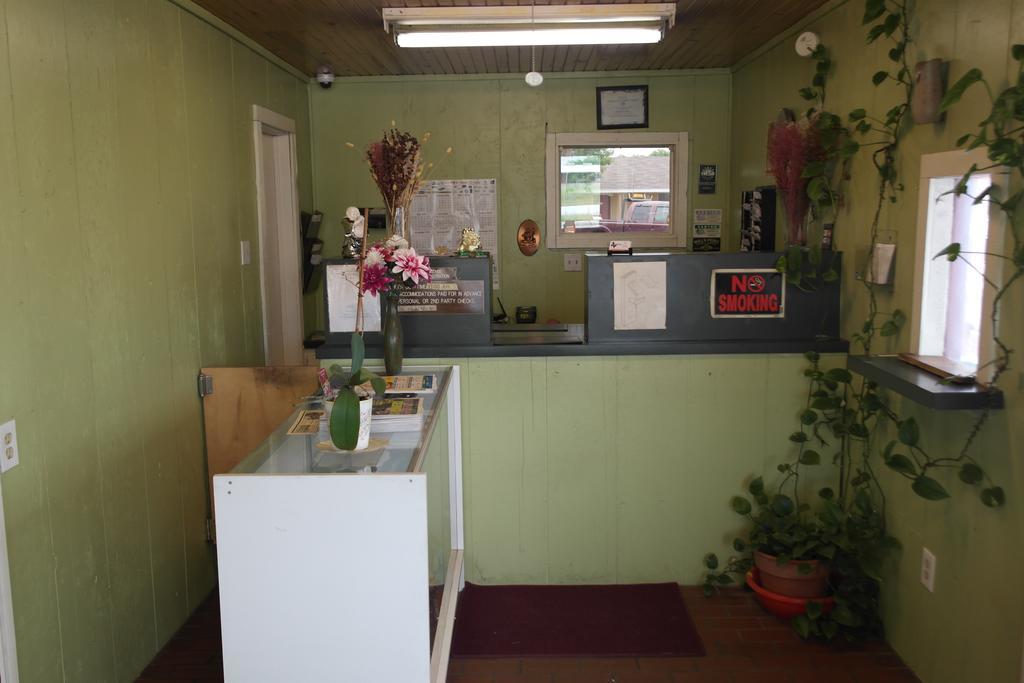 Interstate Motel Wills Point Экстерьер фото